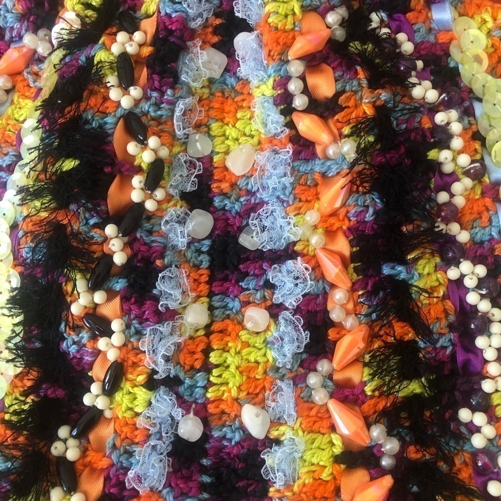 Crocheted Embellished Beaded Bamboo Handle Purse Grannycore - Picture 4 of 8